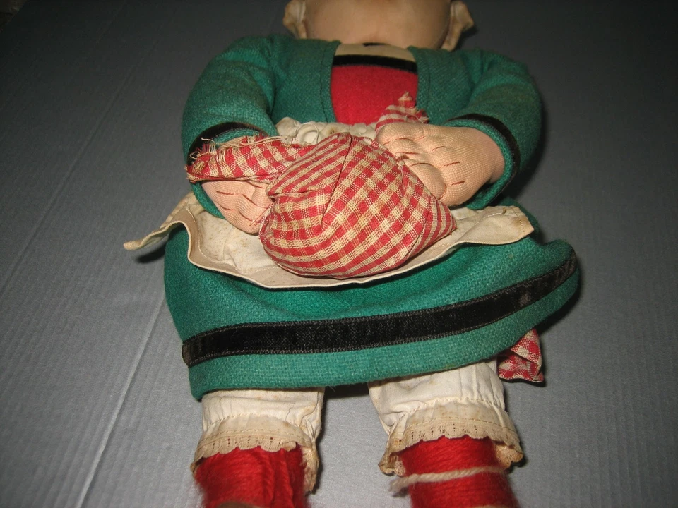 Ancienne Poupée Becassine en Tissu rembourré - Photo 3/4