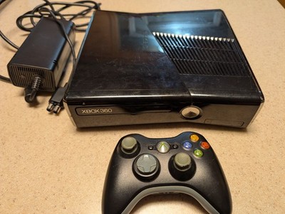 Microsoft Xbox 360 S 250GB Model 1439 Video Game Console Bundle w/One Controller
