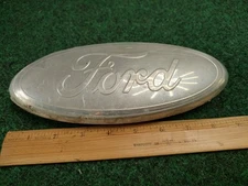 2004 2005 2006 2007 2008 Ford F-150 Front Grille Emblem Ornament 9" Oval 2S7