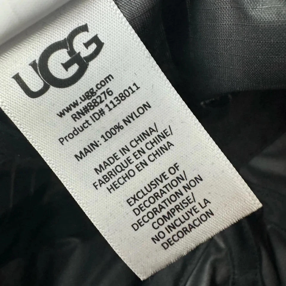 Gorra de béisbol UGG negra con gráficos dispersos de nailon Foto 3 de 4