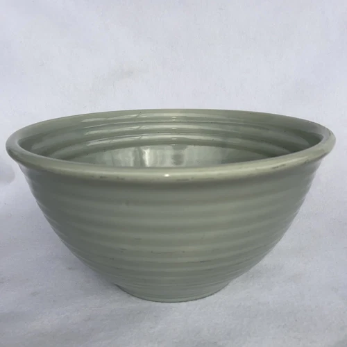 BAUER BEEHIVE GREEN • Los Angeles California Pottery • #9 • 3 Ring Inside Bowl