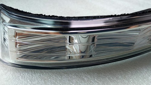 Lámpara de señal de giro a la derecha para SsangYong Korando C 2011-2019 (lado derecho) - Imagen 2 de 3