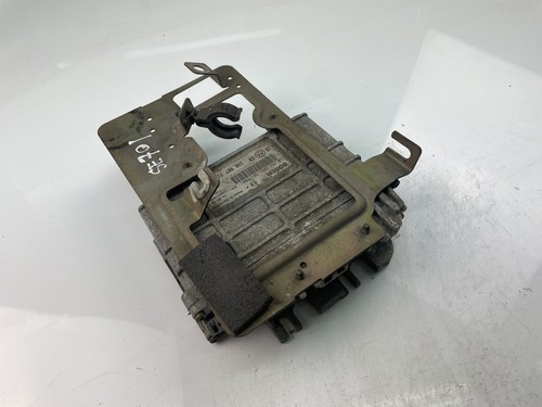 VW GOLF IV 1J1 Motorsteuergerät ECU 1H0907311P 1998 17228173