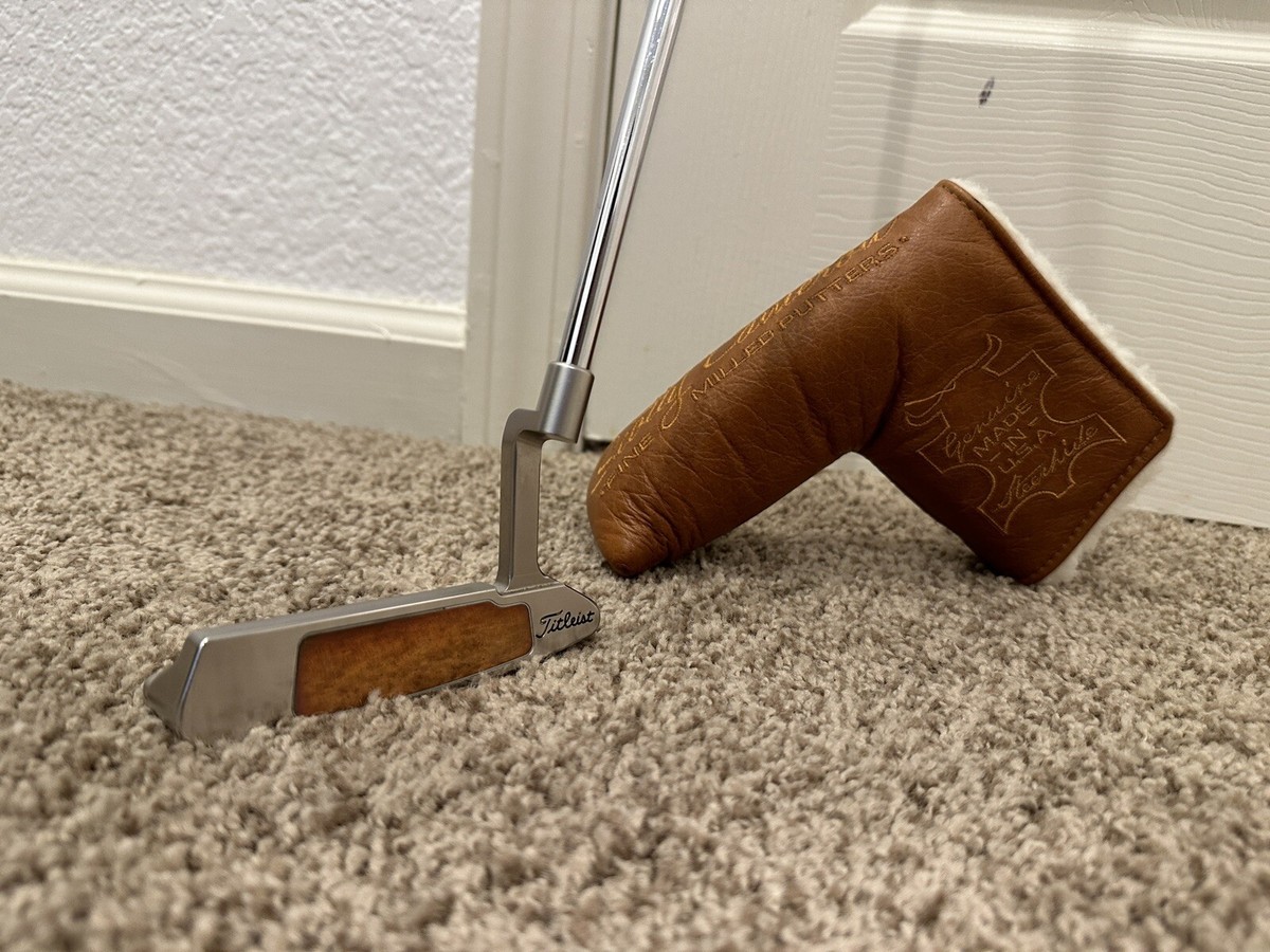 2008 Limited Release Scotty Cameron Button Back Newport 2