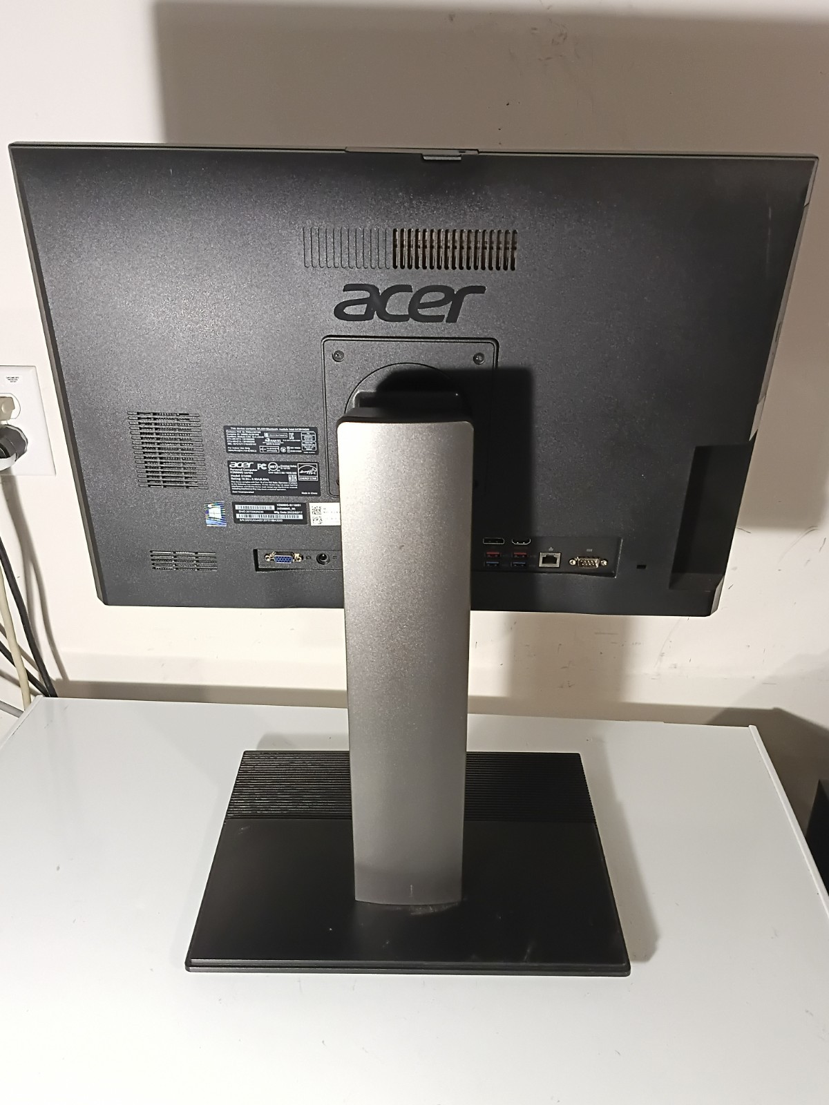 Acer Veriton Z6880G 23.8-inch all-in-one Intel Core i5-11500,16GB, 512GB SSD,Win