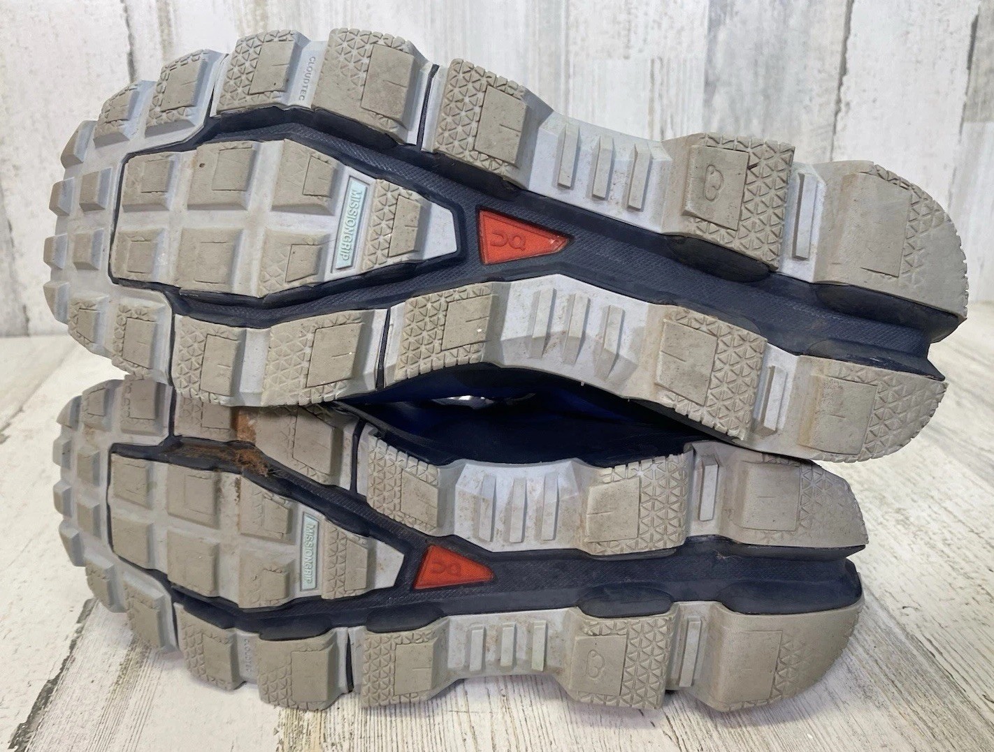 On Running Cloudventure Athletic Running Shoes Me… - image 13