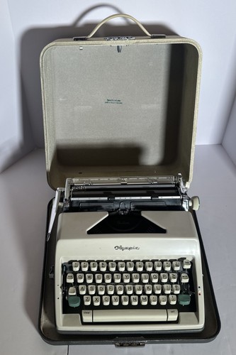 60s Vtg Olympia De Luxe SM9 Typewriter Manual Machine Case
