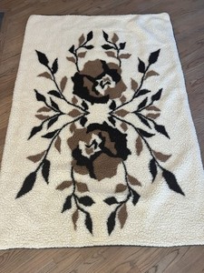 Alpaca / Llama Wool ??? Fur Rug Blanket Vintage Floral Design High Pile 74”x52”