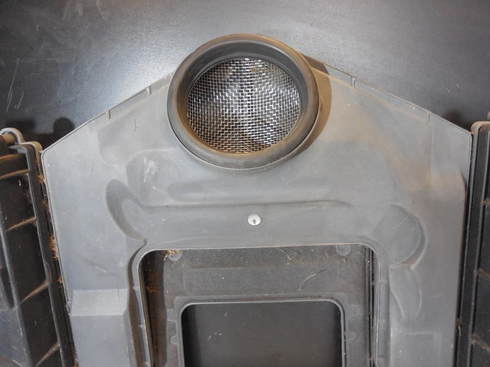 Engine Cover Air Filter Housing Intake A2730900201 10–13 Mercedes Benz W212 E550 - Image 2 of 4