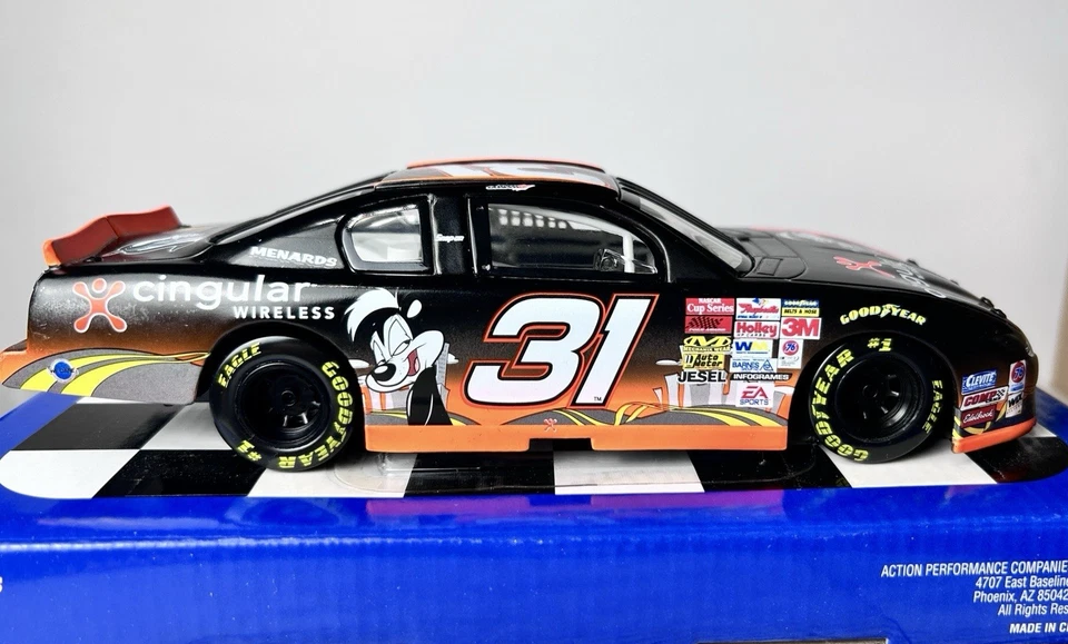 Комплект из 3 литых машинок Robby Gordon No31 2002 Pepe Le Pew и 2001 Cingular Racecars - Изображение 3 из 4