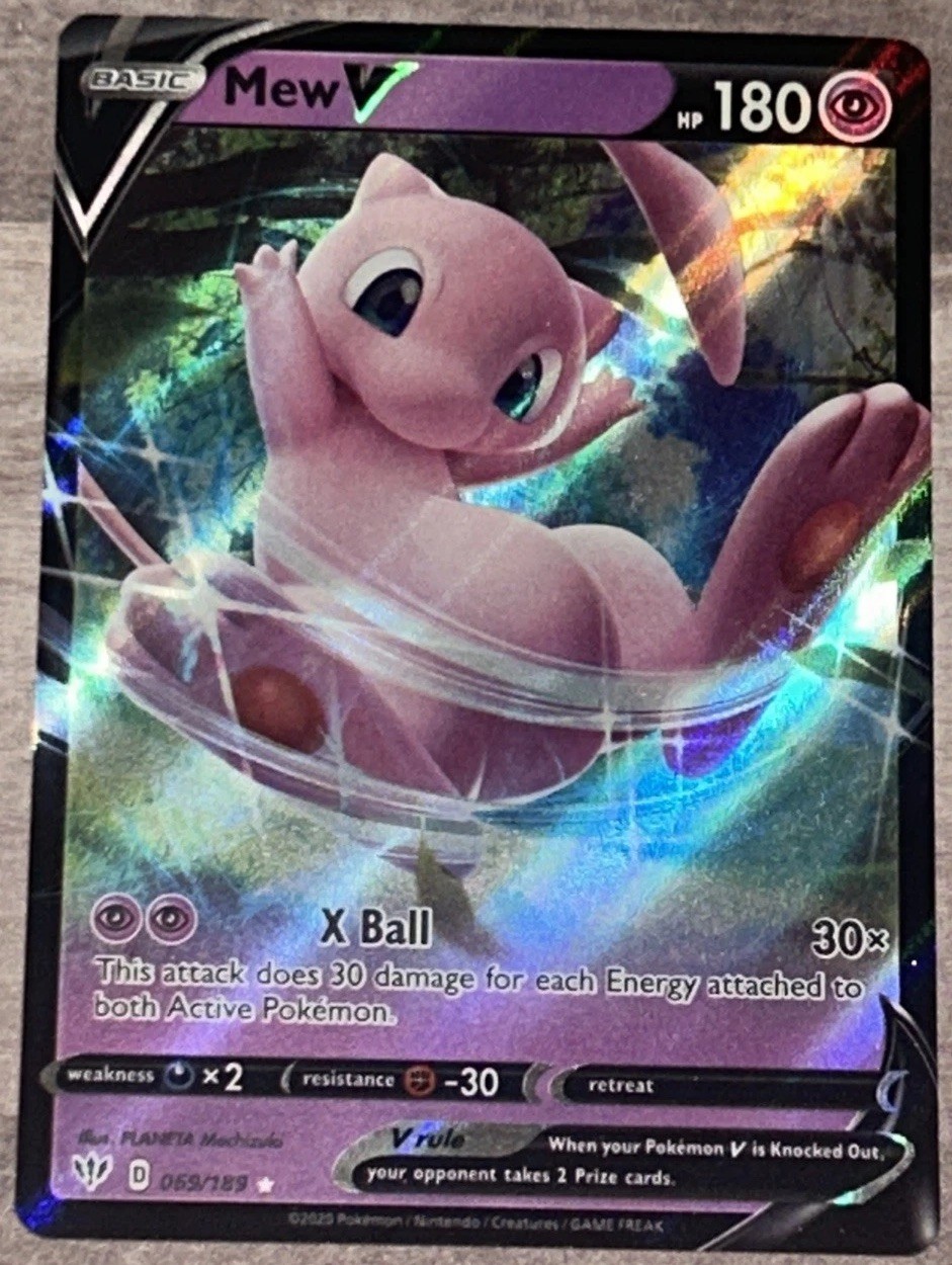 Mew V 069/189 Ultra Rare Darkness Ablaze Pokémon TCG NM/M