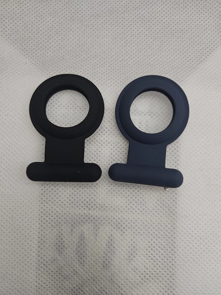 Pacote com 2 suportes AirTag para crianças, broche estojo AirTag - silicone azul e preto - Imagem 2 de 3