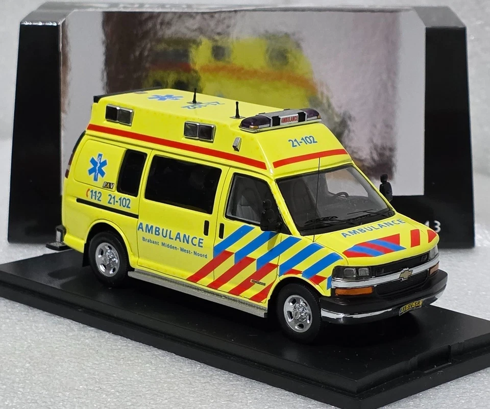 Chevrolet GMT 610 Ambulance RAV Brabant Midden West Noord 2006 1:43 Neo NEO43596 - Image 3 of 4