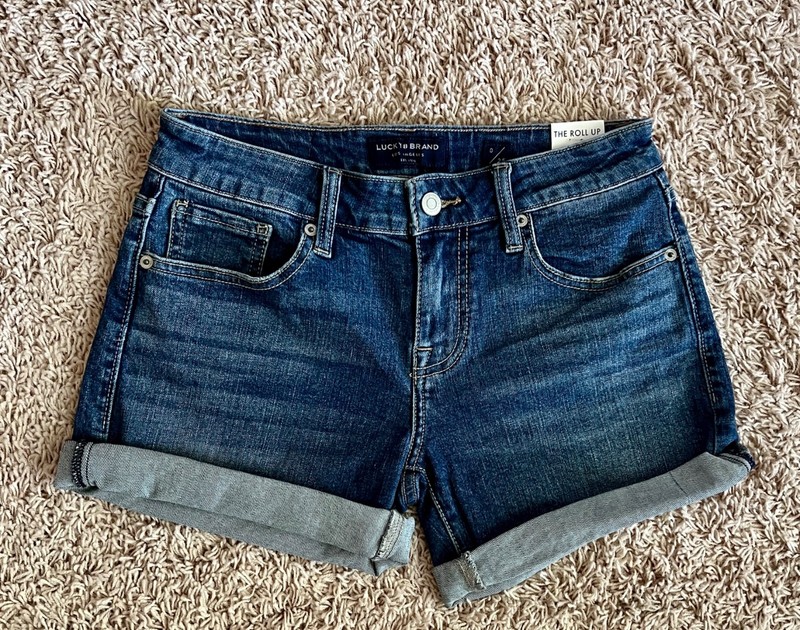 NWT Levi’s 501 High Rise Blue Denim Shorts Sz 31