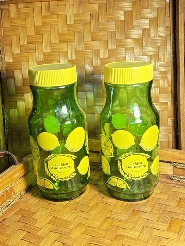 VTG Anchor Hocking Green Lemonade/Juice Jar Pitcher Carafe Yellow Lid Set of 2