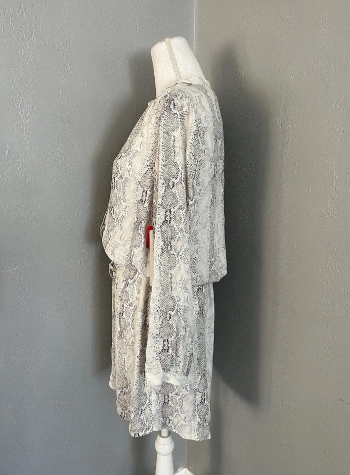 Vestido camisero para mujer Hilary Radley negro blanco estampado de piel de serpiente cintura ceñida XS  Foto 3 de 4