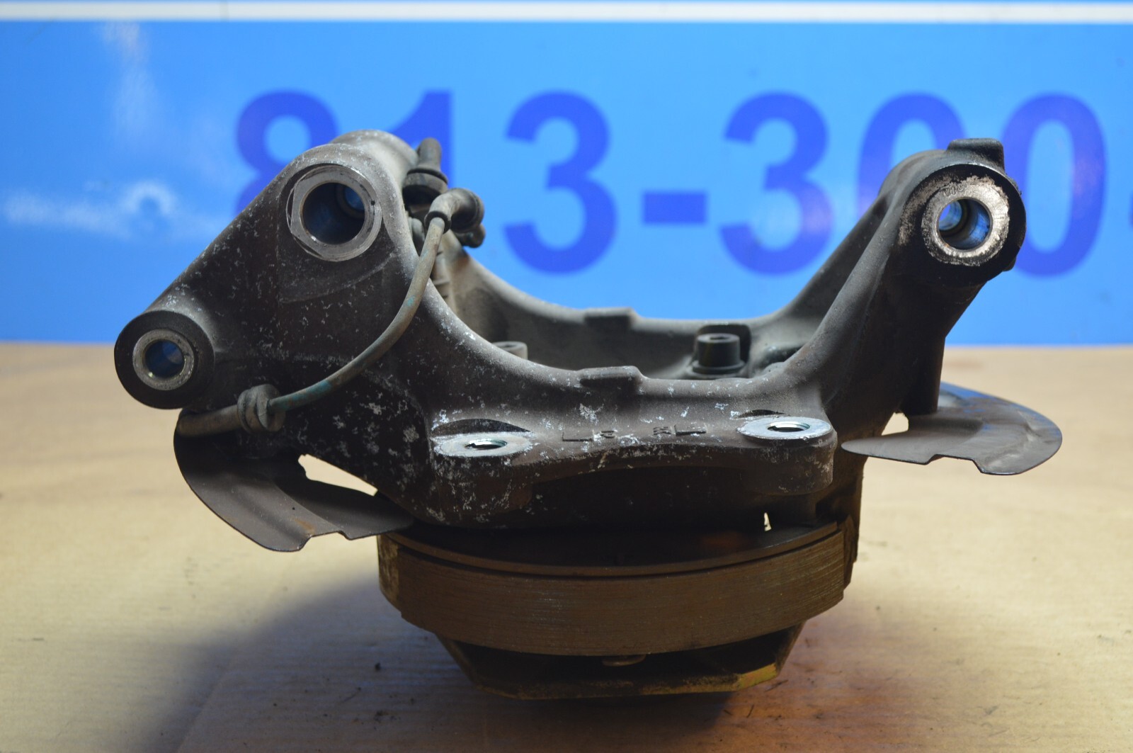 2004 M138 MASERATI M128 GT COUPE REAR PASSENGER SIDE SPINDLE WHEEL HUB 189336