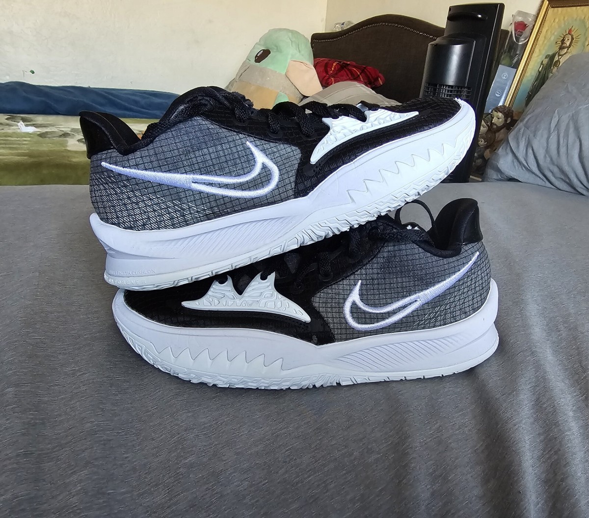kyrie 4 mens size 8