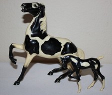 Vintage Set 2 Hartland Plastic Western Horse semi rearing Pinto Foal Black White