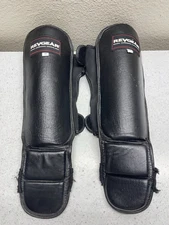 REVGEAR  *Kickboxing *Boxing *MMA Shin Guard (Pre-owned) Size Med. *READ DESCR.