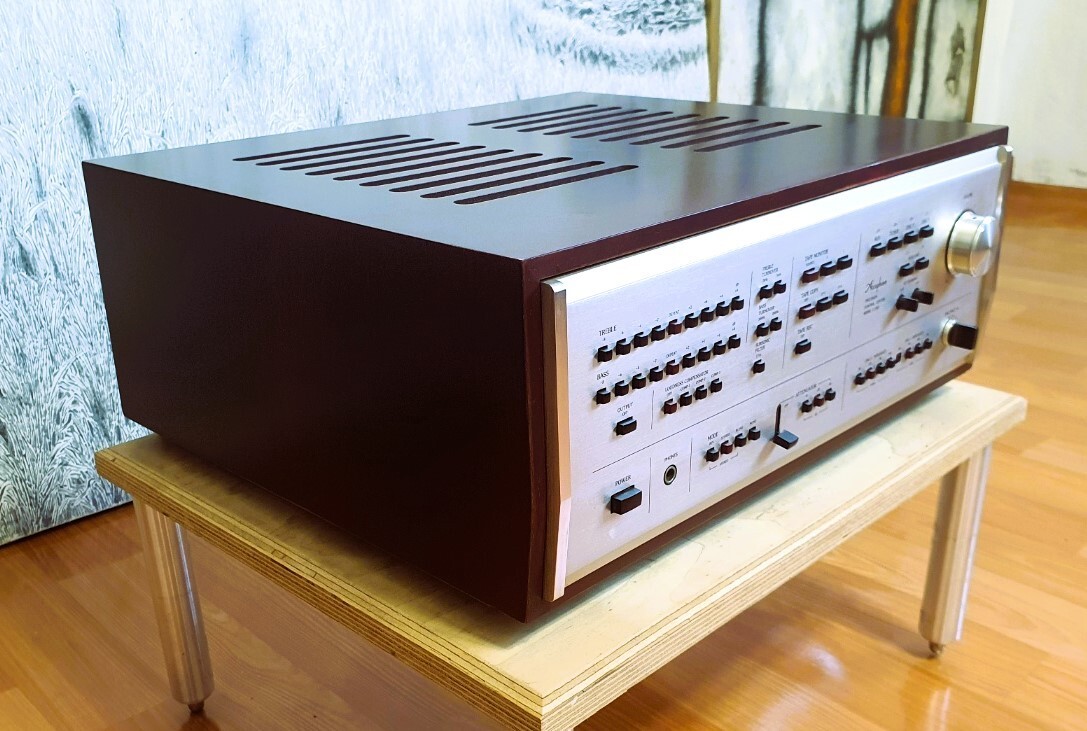 Accuphase C240 preamplifier, the BEST Preamp for Vinyl Enthusiasts