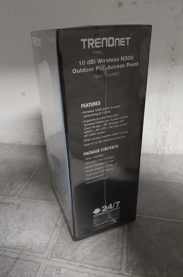 NEW TRENDnet TEW-740APBO N300 2.4 GHz 10dBi Outdoor PoE Access Point - Image 2 of 4