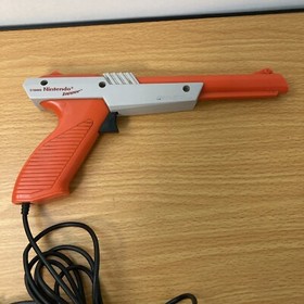 Nintendo NES Zapper Duck Hunt Light Gun Authentic Orange Works Great!