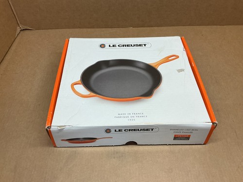 Le Creuset Signature 10.25" Skillet Indigo - Picture 6 of 7