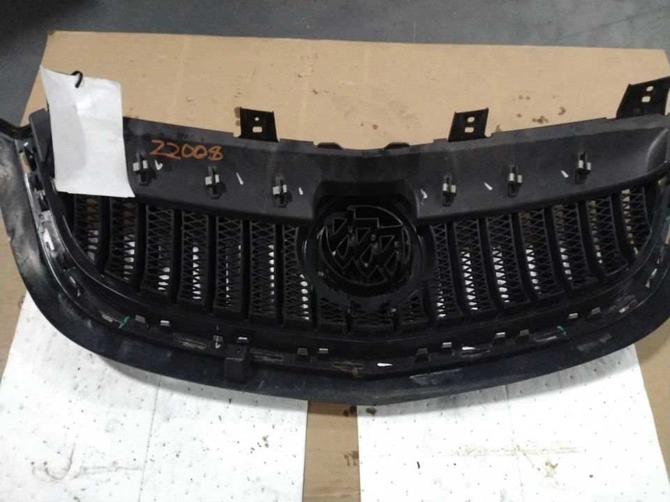 2016-2018 BUICK ENVISION RED Grille OEM 23286076 Used 82k Miles Foto 3 de 4