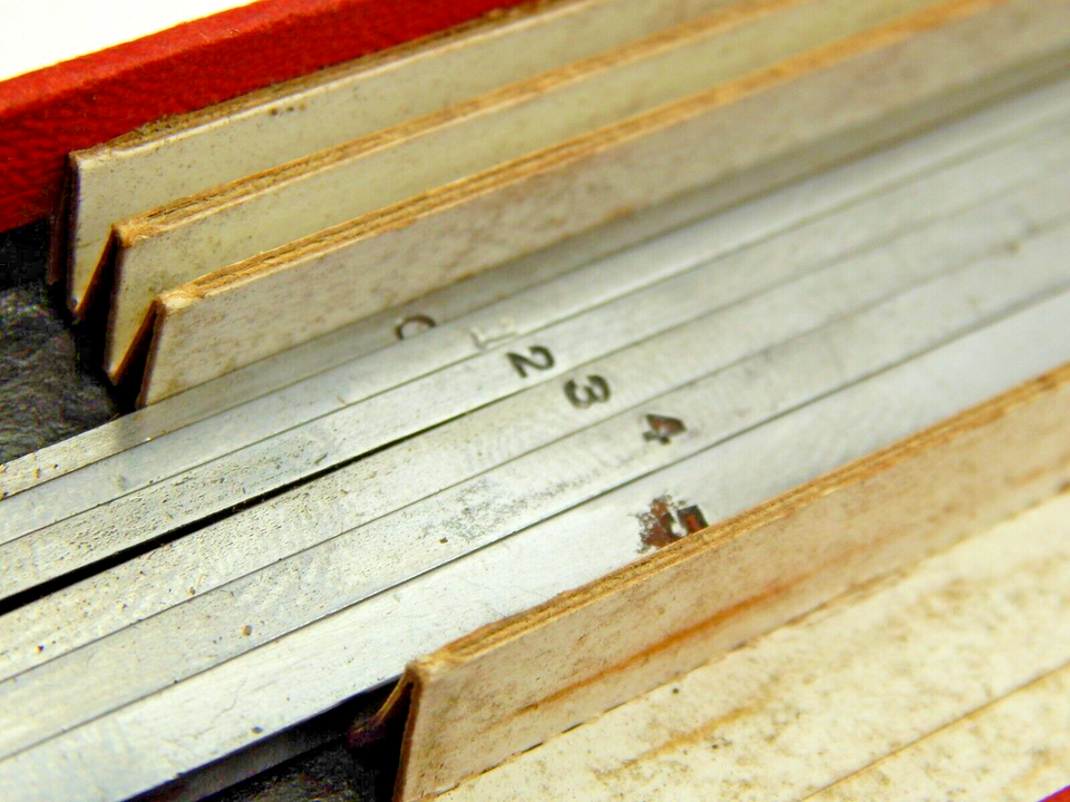 One Set of 6 HR Square pivoting gravers set no 30 25830 for watch