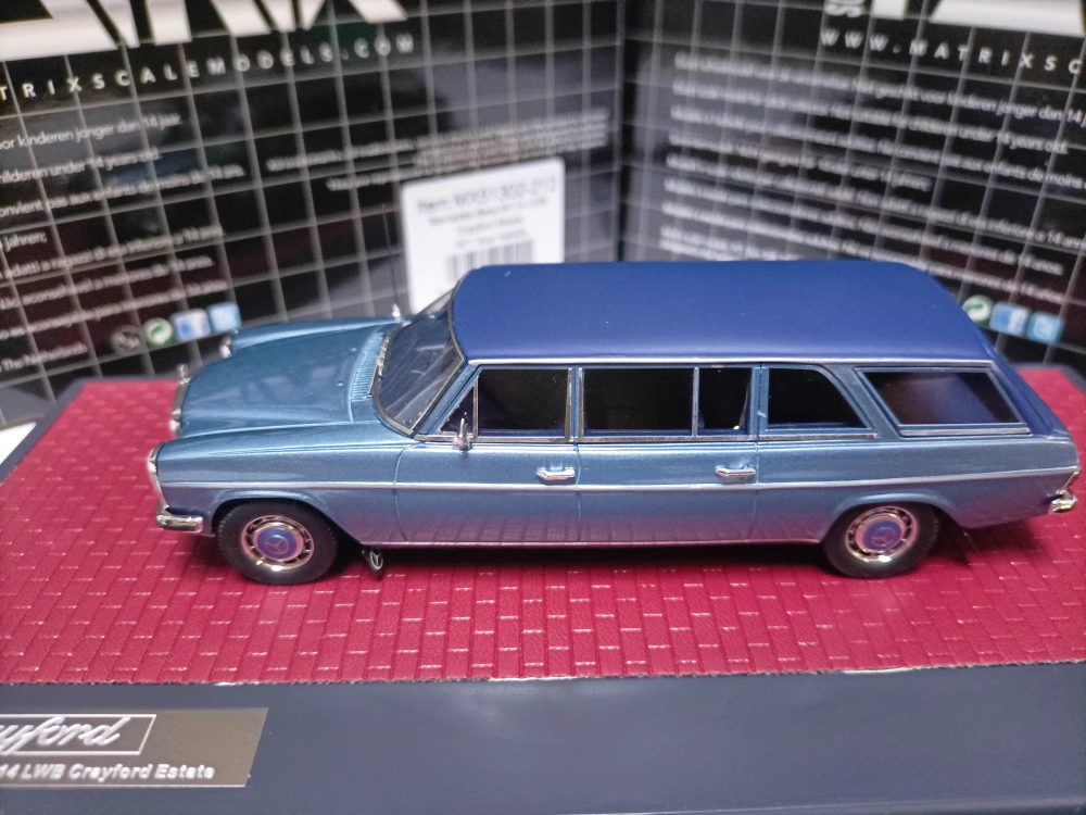 Mercedes W114 LWB Crayford estate blue (Matrix) 1:43
