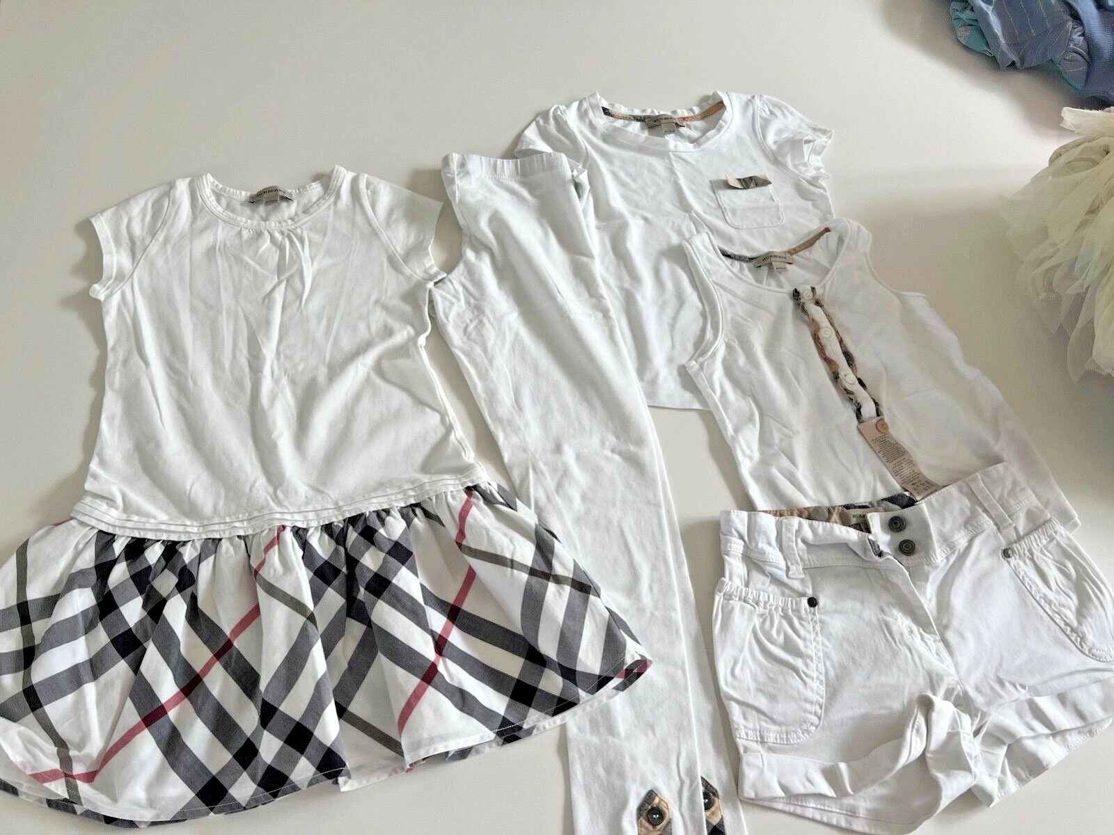 Set outfit estivo ragazze Burberry autentico 100% IN PERFETTE CONDIZIONI! 6 e 8 anni