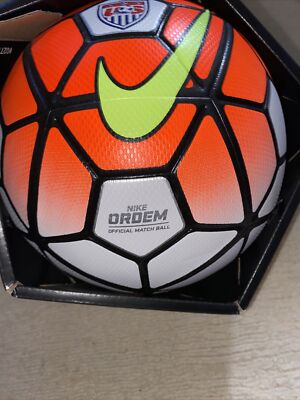 ナイキオーデム3　15/16　5号球 Nike Ordem 3 is official match ball of Premier League 2015