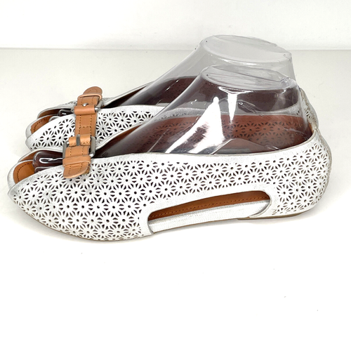 Gentle Souls Kenneth Cole Sandals 7.5 Womens White Tan Leather Laser Cut  Comfort | eBay