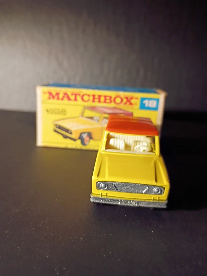 Matchbox #18 Superfast Field Car 1969 "MINT" W/Original F2 Reg Wheel Script Box - Image 4 of 4