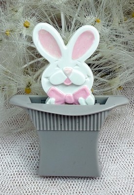Vtg 1975 AVON Magic Bunny Rabbit in a Hat Plastic Lapel Pin POPS UP!