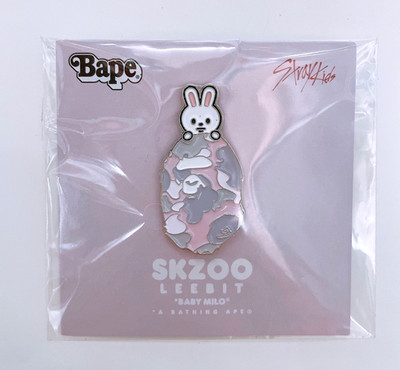 A Bathing Ape Bape x Stray Kids Skzoo Leebit Lee Know Metal Pin Kpop New Japan