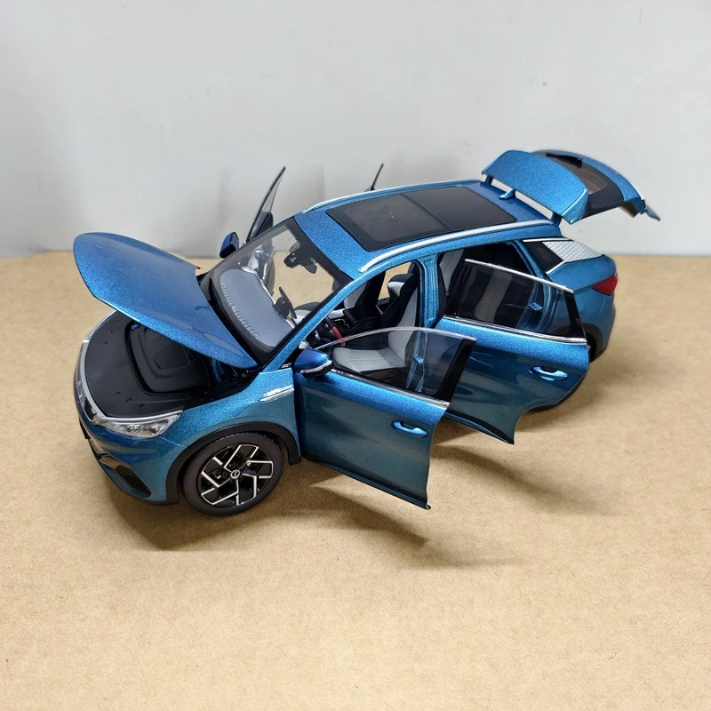 Original 1:18 BYD ATTO3 Yuan PLUS EV  Alloy Car Model Collector Edition - Image 4 of 4