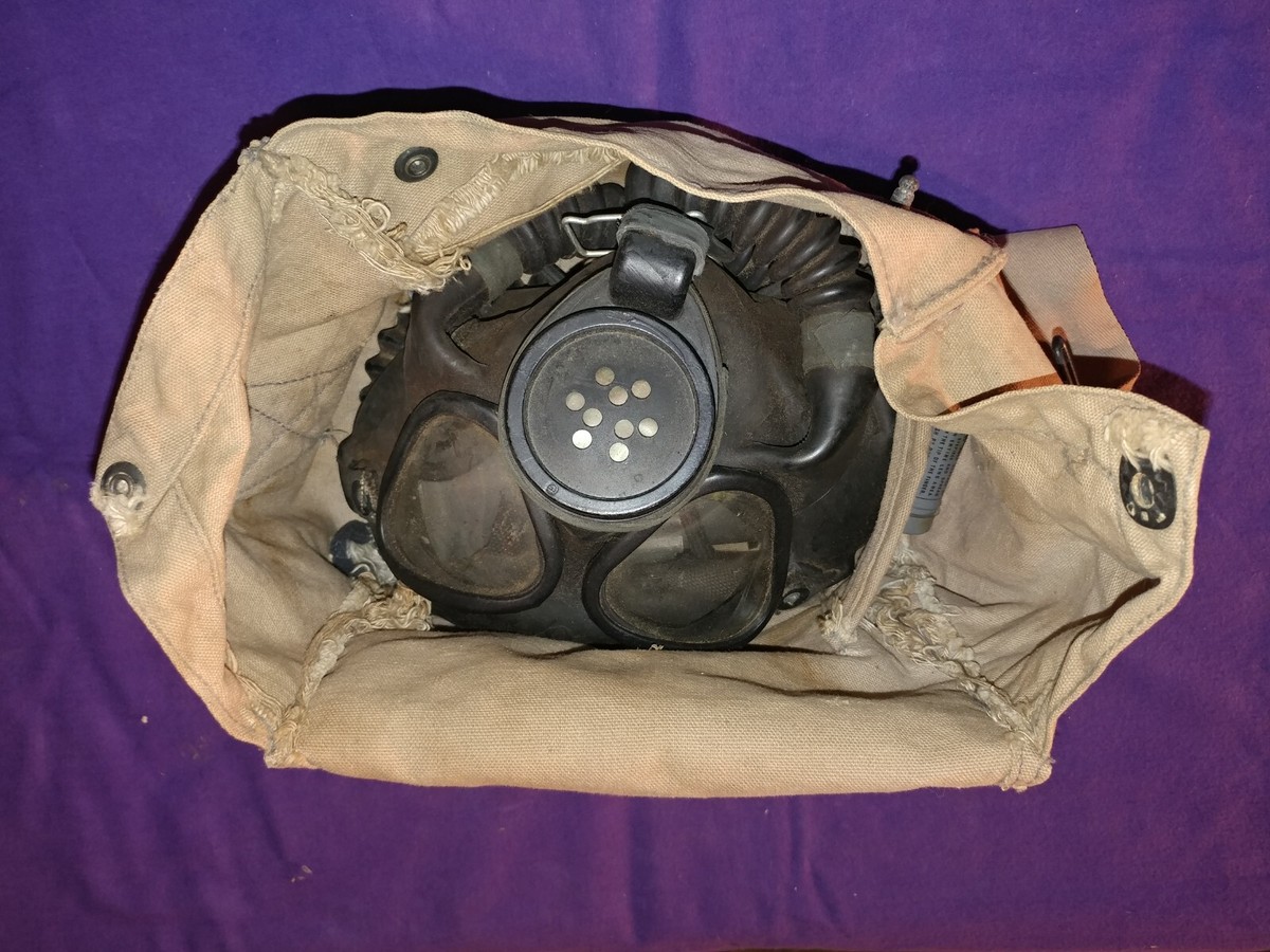 WW2 US Navy U Gas Mask W/ ORIGINAL BAG Mark MSA USN 1944