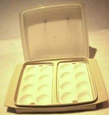 Tupperware Devil Egg Divided Trays & Lid 9 3/4" x 12 3/4"