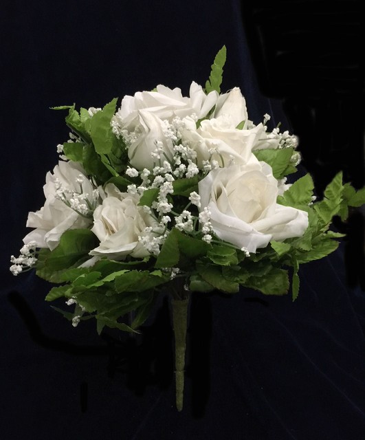 Off White Silk Flower Bridal Bouquet 10 Open Flowers And 3 Buds. 11.5