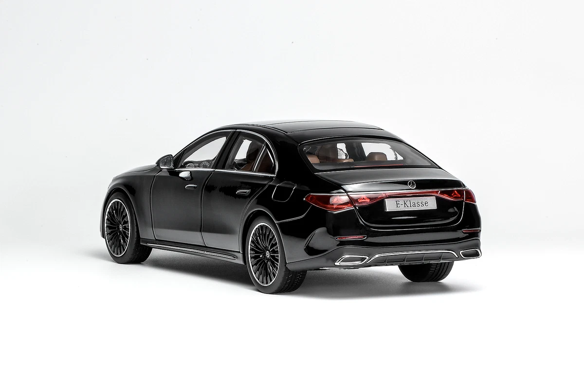 204-020 iScale 1/18 メルセデスベンツ E-Class 204-020 iScale 1/18 メルセデスベンツ E-Class 204-020 iScale