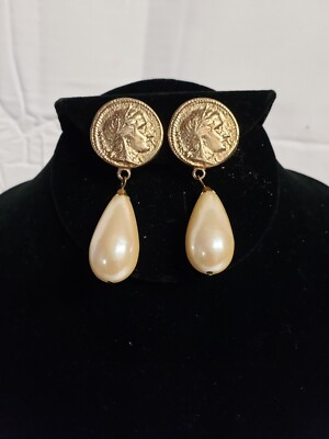 Vintage Carolee Gold Tone faux pearl greek roman coin style Clip