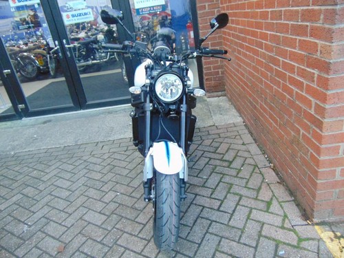 2017 /17 Yamaha XSR900 ABS - LC350 Painted - Picture 2 of 9