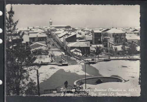 Cartolina Belpasso Giardini Pubblici e Via Roma La Nevicata UF228 - 第 1/1 張圖片
