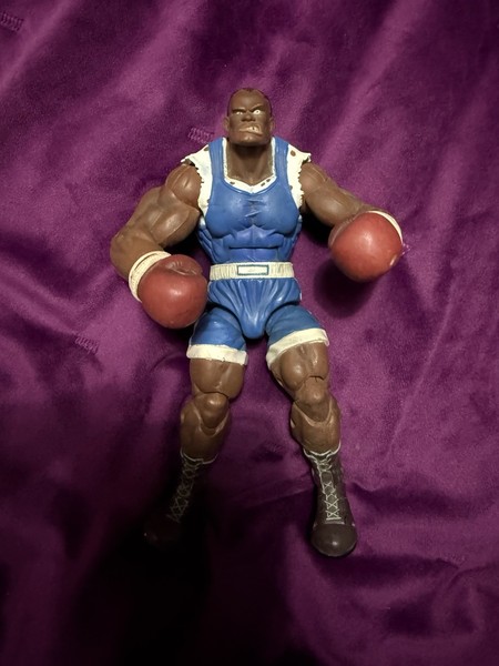 Sota Street Fighter Balrog (también conocido como m.bison, Mike bison, boxer)