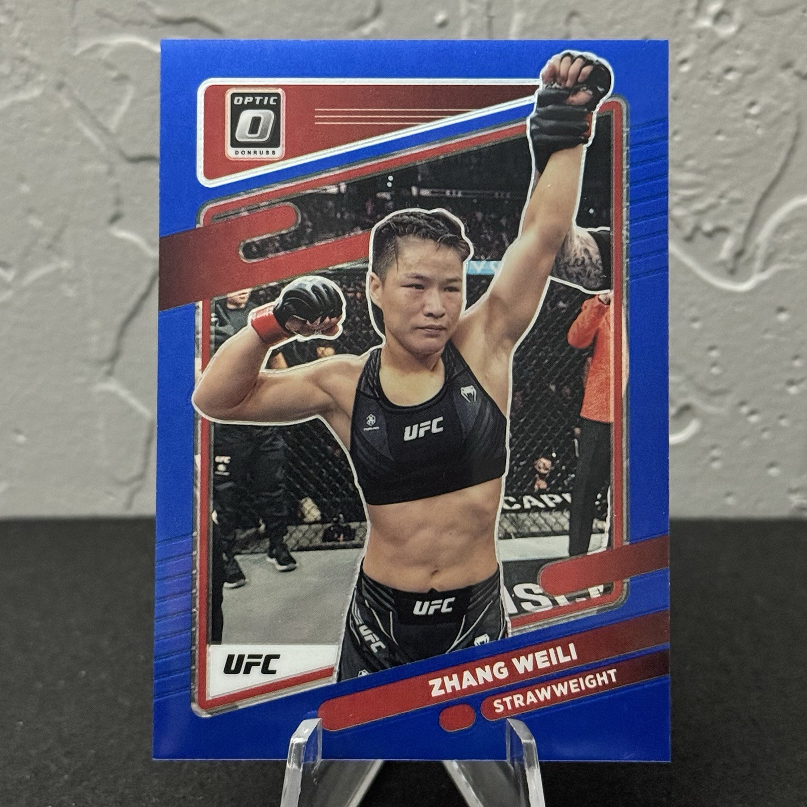 2022 Donruss Optic UFC Zhang Weili #100 Blue Prizm /99