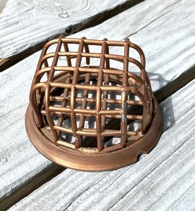 Vintage Metal Cage VOGUE Flower Frog Beagle MFG, California 3.5 X 1.5 Inch. *