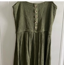 Forever 21 Green Sleeveless Button-Back Midi Dress