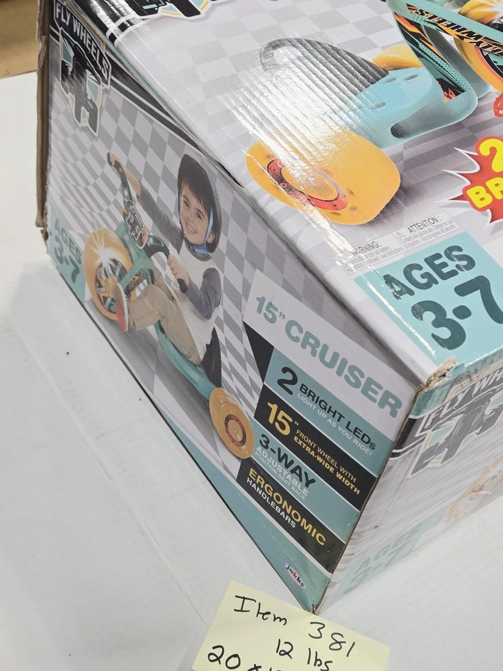 Fly Wheels 15" Cruiser Niños Montar Triciclo Edades 3-7 Luces Jakks Pacific Foto 2 de 4